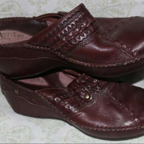 Clarks Artisan Collection Size 7 M Women's Clog Shoes Dark Brown Slip On Leather - Picture 3 of 9